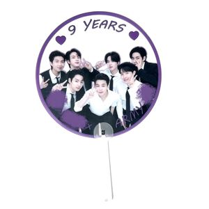 Éventail à main en plastique transparent imperméable personnalisé, design personnalisé en PVC avec des stars KPOP pour les fans - Product Image 3