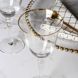 Flûtes à champagne en cristal de luxe, blanches avec bordure dorée, pour vin rouge et eau - Product Image 4