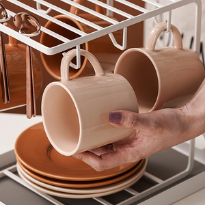 Tazza e piattino da tè <span class=keywords><strong>in</strong></span> ceramica personalizzati smaltati colorati personalizzati Set tazza da tè e piattino europei con supporto <span class=keywords><strong>in</strong></span> <span class=keywords><strong>ferro</strong></span> - Product Image 3