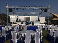 Plataforma de Escenario Portátil con Sistema de Altavoces para Eventos y Conciertos al Aire Libre - Fácil Instalación