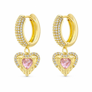Boucles d'oreilles pendantes de créateur de luxe en forme de lettre, boucles d'oreilles créoles cœur plaquées or 18 carats, bijoux hip-hop pour femmes Yiwu - Product Image 1