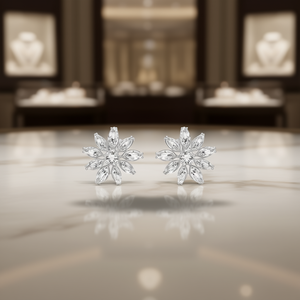 Orecchini a Perno E4637 in Oro Bianco con Fiore, Cristallo Taglio Marquise, Strass con Montatura a Griffe, Gioielli Classici da Sposa per Donna - Product Image 2