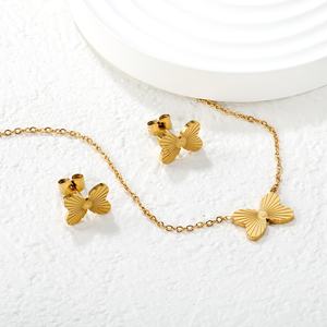 Ensemble de bijoux fantaisie en acier inoxydable personnalisé, plaqué or 18 carats PVD, collier et boucles d'oreilles papillon, bijoux imperméables pour femmes - Product Image 3