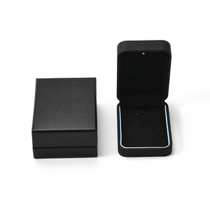 Cajas de Joyería de Microfibra de Color Personalizado FANXI, Cajas Negras para Anillos, Collares y Pulseras con Logotipo Personalizado - Product Image 2