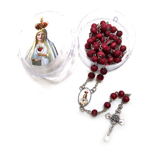 Collier chapelet 6 pouces perles rouges fait main léger ensemble de bijoux religieux avec croix et images de la Vierge Marie 4 boîtes - Product Image 4