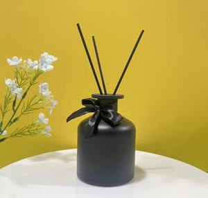 Máy Khuếch Tán Không Khí Trong Phòng Nước Hoa Máy Khuếch Tán Hương Liệu Bằng Thủy Tinh Màu Đen Hình Tròn Rỗng Chai Thủy Tinh Thơm - Product Image 4