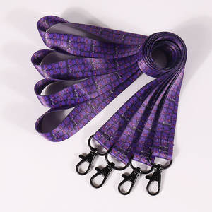 حبل تعليق للرقبة من البوليستر باللون الأرجواني مع شعار أنيمي لطيف ومضحك، مطبوع بالشاشة الحريرية مع خطاف دوار أسود - Product Image 2