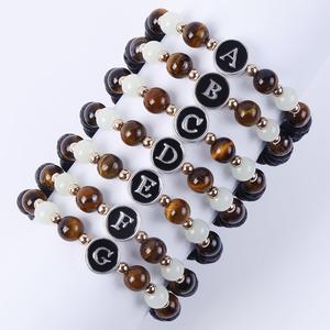 <span class=keywords><strong>Jane</strong></span> <span class=keywords><strong>Eyre</strong></span> Gros Mode 26 Initiales De Yoga Coloré Perles 8 mm Pierres De Lave Noire Perlée Lumineux Lettres Bracelets - Product Image 4