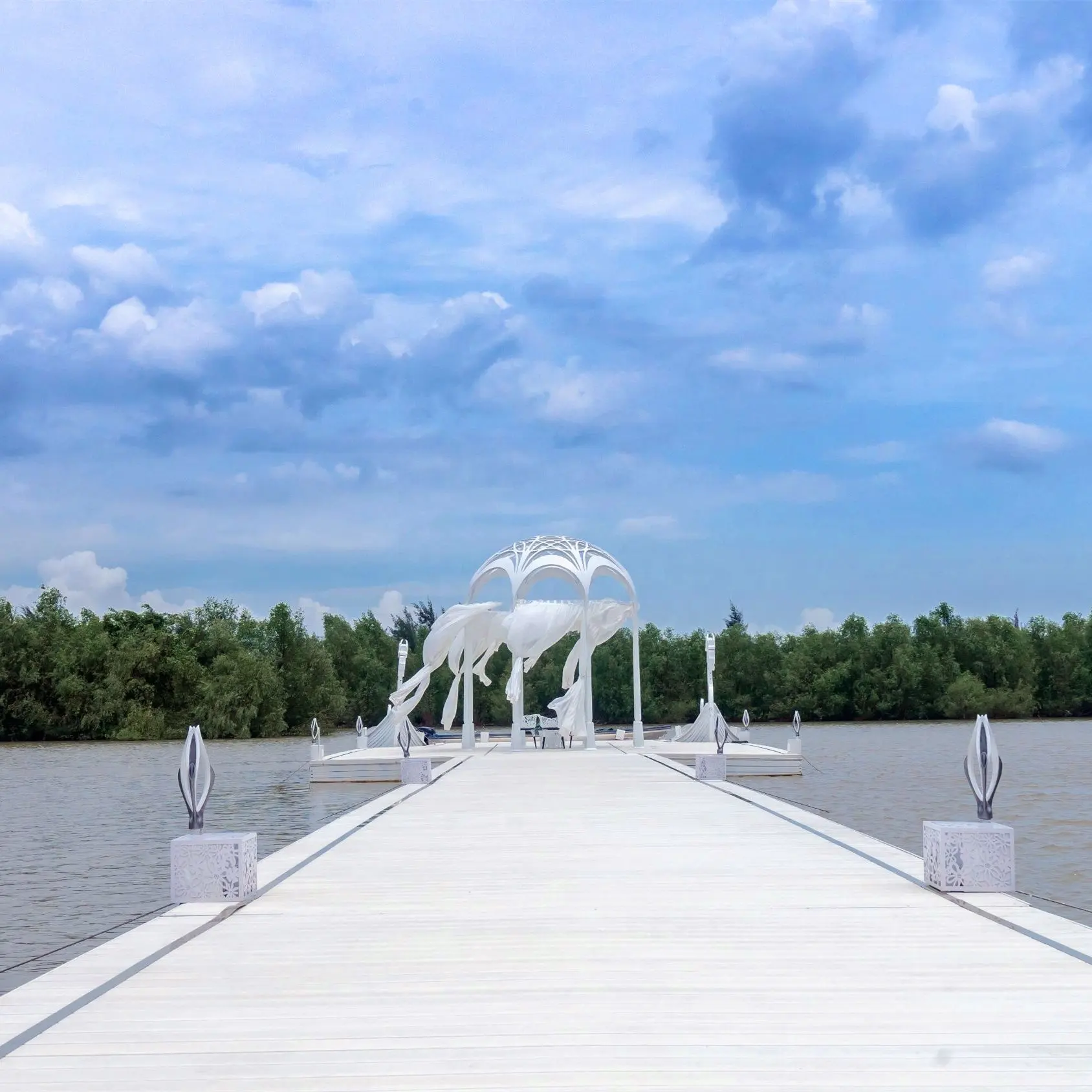 Aluminum Alloy Lake Sea River Floating Island Platform Floating Pontoon Bridge For Hot Sale
