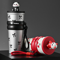 Meilleures ventes Nouveauté 2024 : Gobelet isotherme Cherry Panda avec bouchon anti-poussière et cordon de maintien, pour voiture, esthétique, grande capacité, avec paille