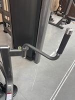 Machine à Pec Fly de qualité supérieure pour les deltéens arrière, à charge par poulie, équipement commercial pour les épaules et la poitrine, directement de l'usine
