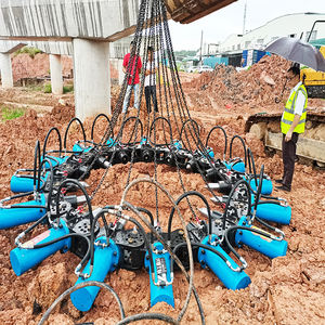 <span class=keywords><strong>Casse</strong></span>-pieux monté sur pneus tout-terrain pour une mobilité aisée sur les chantiers urbains - Product Image 2