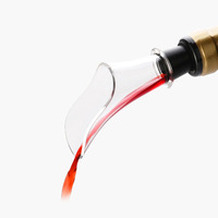 Vente en gros d'accessoires de vin de haute qualité aérateur verseur en verre carafe à vin et bouchon de vin sous vide
