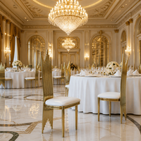 Chaise de banquet de luxe moderne avec dossier en métal doré et assise blanche pour hôtels, mariages et projets commerciaux
