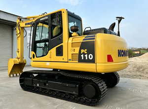 Excavatrice sur chenilles Komatsu PC110-11M0 pour les travaux de terrassement, d'aménagement paysager et de travaux municipaux/ruraux dans des espaces étroits. - Product Image 1
