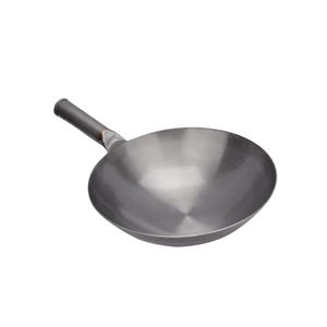Wok Tradicional de Hierro con Mango de Madera de 32 cm, Engrosado para Estufa de Gas, Libre de PFOA, Solo Lavar a Mano - Product Image 2