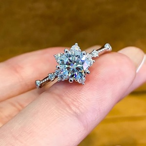 <span class=keywords><strong>Anello</strong></span> Aperto Regolabile in Acciaio Inossidabile con Diamante Scintillante, <span class=keywords><strong>Anello</strong></span> a Fiocco di Neve con Zircone Simulato da <span class=keywords><strong>1</strong></span> <span class=keywords><strong>Carato</strong></span> a Sei Punte - Product Image 5