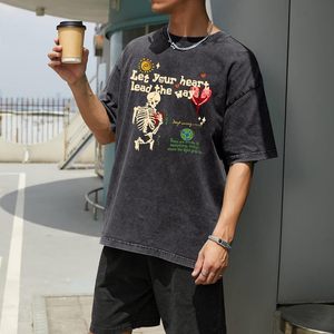 เสื้อยืดผู้ชายสไตล์วินเทจลายกราฟิกโครงกระดูกพิมพ์ลายตัวอักษรสร้างแรงบันดาลใจ ดีไซน์ 3 มิติ ล้างสีแบบแอซิดวอช สำหรับฤดูร้อน - Product Image 1
