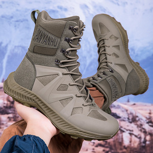 Stivali da combattimento tattici alti color sabbia stivali da lavoro oversize per escursioni nel deserto e alpinismo - Product Image 2