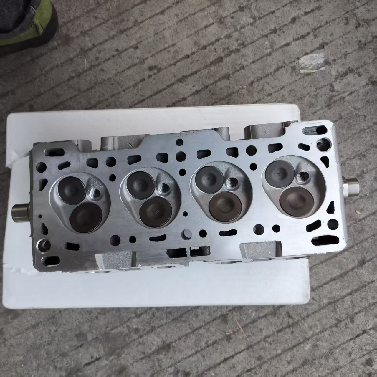 Gasoline 1.0L 1.1L 465QA Engine Complete Cylinder Head for Wuling Changan Dongfeng Chevrolet DFSK Changa Cylinder Head Auto Parts Image 3
