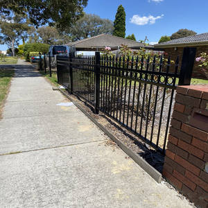 Clôture en métal moderne bon marché, galvanisée, à piquets, en fer forgé, pour route, jardin, terrain, école, aire <span class=keywords><strong>de</strong></span> jeux, panneaux <span class=keywords><strong>de</strong></span> clôture en acier, clôture <span class=keywords><strong>de</strong></span> sécurité - Product Image 3