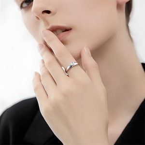 Anelli Impilabili Semplici Placcati Oro con Zirconi per Matrimonio, Comodi da Indossare, Taglie 5-12 per Uomo e Donna - Product Image 4
