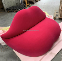 Meubles de salon, chaise en forme de lèvre, coin d'attente, canapé, salon