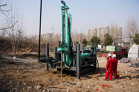 XLDRILL CS400A Foreuse de puits d'eau à changement de tige automatique, Moteur diesel, Boîte de vitesses, 91 kW, Chenilles 10 tonnes, Magasin de 270 m