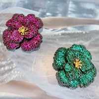 XILIANGFEIZI Soldes Exceptionnelles Broche Fleur de Camélia Vintage en Cuivre et Zircon Cadeaux de Thanksgiving pour Femmes