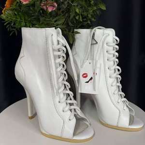 Botas Blancas de Baile con Tacón de Aguja de 11cm en Cuero PU para Mujer, <span class=keywords><strong>Zapatos</strong></span> para Jazz, Baile de Salón, <span class=keywords><strong>Bachata</strong></span> y Tango - Product Image 1