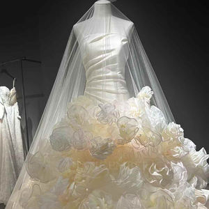 Vestido de Fiesta Largo hasta el Suelo con Apliques de Cristal y Encaje Floral 3D Estilo Vintage Moderno NT70, Color Champán - Product Image 3