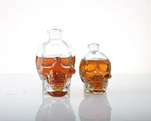 Schlussverkauf benutzerdefiniertes Design kristall-Flasche einzigartige Schädelform 700 ml Likör whisky Gin Wodka Glasflasche 750 ml