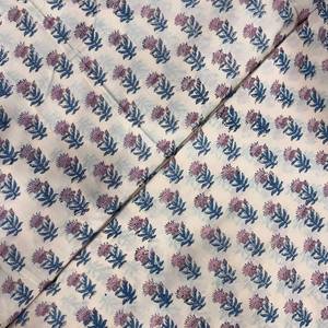 Tissu en coton imprimé à la main - Respirant et léger, beige avec motif floral Booti bleu lavande et bleu ardoise - Product Image 2