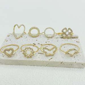 <span class=keywords><strong>Bague</strong></span> de mariage pour femme en acier inoxydable plaqué <span class=keywords><strong>or</strong></span> <span class=keywords><strong>18</strong></span> <span class=keywords><strong>carats</strong></span> de haute qualité, personnalisée en gros, avec diamants colorés, simple et tendance - Product Image 4