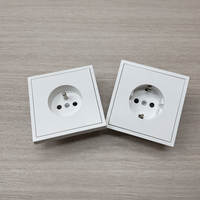 Appareils électroménagers de style européen tendance avec interrupteurs et prises murales lumineuses 1/2/3/4 postes pour la maison et l'hôtel