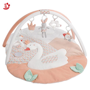 Tappetino da gioco in peluche morbido per neonati con attività di gioco rotonda e giocattoli pendenti - Product Image 2