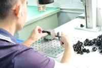 Poutre structurelle en aluminium usinée CNC personnalisable, conception légère, compatible électro-érosion à fil, pour robot industriel et cadre de vélo électrique