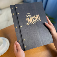 Porte-menu en bois avec reliure à vis, logo gravé, pour restaurant, fixé sur une sangle en cuir