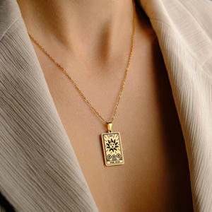 สร้อยคอเคลือบทองสแตนเลสสำหรับผู้หญิงดีไซน์ไพ่ทาโรต์ - Product Image 4