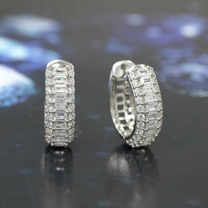 Orecchini di Diamanti Bianchi Champagne, Gioielli da Sposa di Lusso per Donne, Diamanti Naturali Taglio Baguette in Oro Bianco - Product Image 3