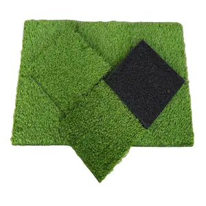 Tikar rumput buatan hijau keset karet penyerap guncangan tempat bermain dan gym dengan ubin rumput dasar karet
