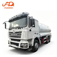 Camion-citerne SHACMAN 6x4 directement de l'usine, camion-citerne de nettoyage urbain, camion-citerne à eau robuste avec grand réservoir d'eau