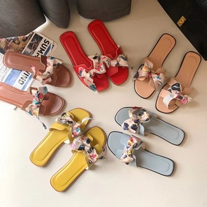 J & H 2025, <span class=keywords><strong>venta</strong></span> al por Mayor de verano, zapatos planos de moda para mujer con diseño de lazo, Sandalias planas informales elegantes, gran oferta - Product Image 1