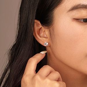 Pendientes Dylam Hipoalergénicos de Plata de Ley 925 con Baño de Rodio y Oro de 18K, con Circonita Cúbica 5A - Product Image 3