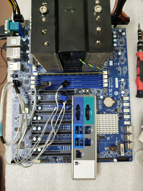 GIGABYTE MU72-SU0 Single Socket LGA4189 ATX Server Motherboard for 3rd Gen Intel Xeon Scalable Xeon W-3300 PCIe 4.0 Mainboard