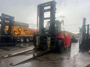 Chariot élévateur Mitsubishi FD300 de 30 tonnes utilisé avec système de direction flexible pour une navigation facile dans les espaces étroits - Product Image 4