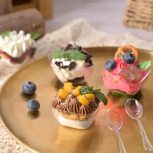 Parti kullanılan Mini plastik tatlı bardak açık tek kullanımlık kare plastik bardak tatlılar için