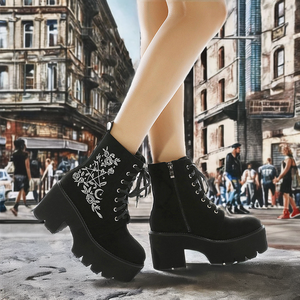 Botines Bordados con Cordones, Otoño 2023, Nuevas Botas de Moda con Parte Superior de PU, Tacón Cuadrado de 8.5cm y Plataforma - Product Image 2