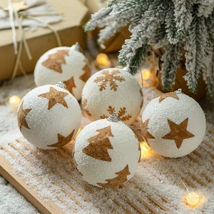 Lussuosa Palla di Natale Bianca Floccata da 8 cm con Fiocco di Neve Dorato Glitterato - Decorazione Festiva da Appendere - Product Image 2