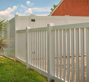 Paneles de Cerca de PVC <span class=keywords><strong>con</strong></span> Diseño de Privacidad de Estilo Cerrado, Sistema Completo que Incluye Puertas Individuales y Dobles para Piscina, Patio y Jardín - Product Image 1